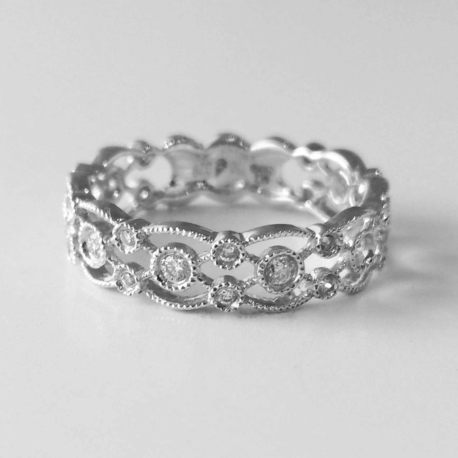 18ct White Gold Diamond Eternity Ring AR36386