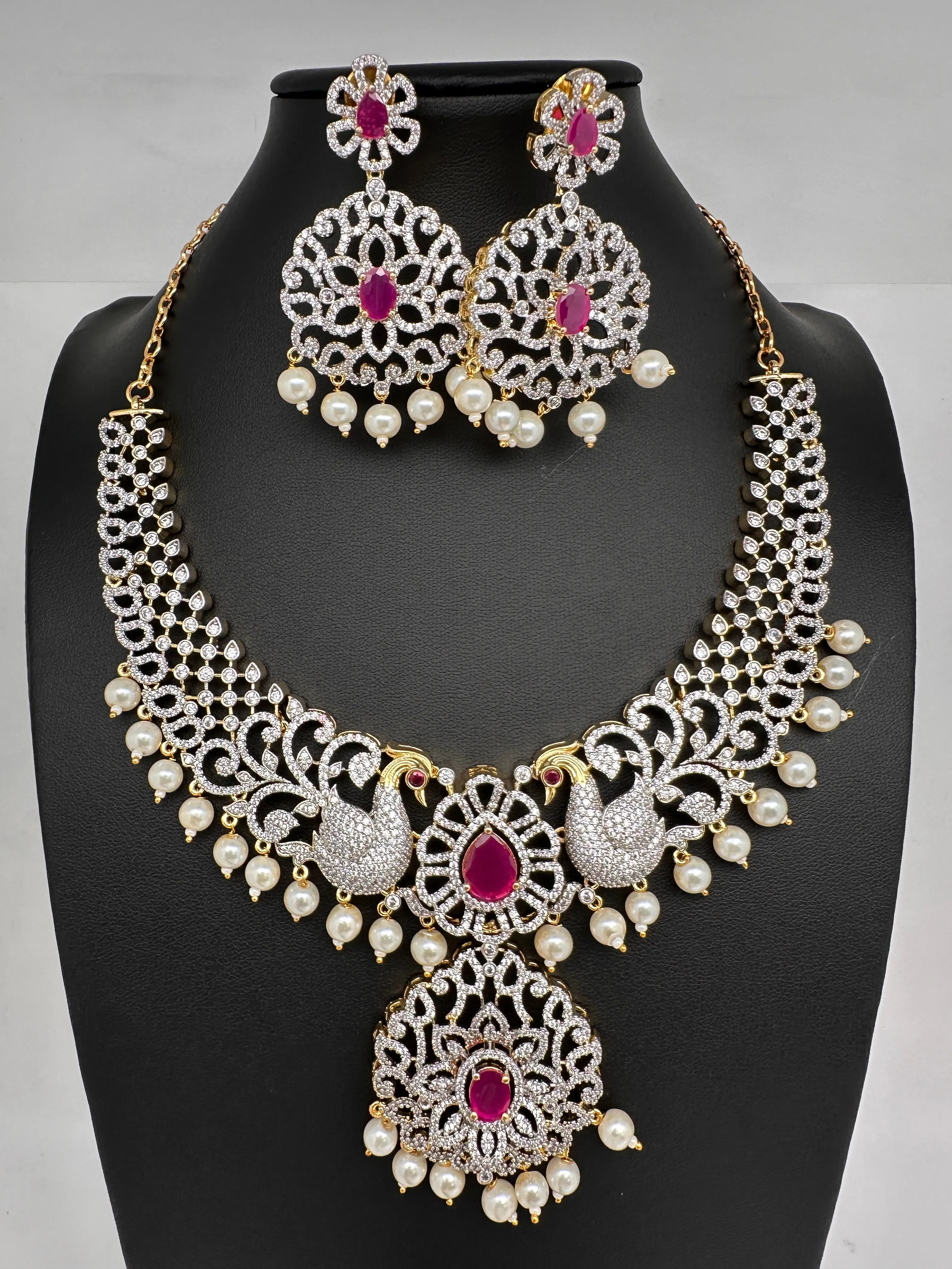 AD Peacock Color Stone Short Necklace
