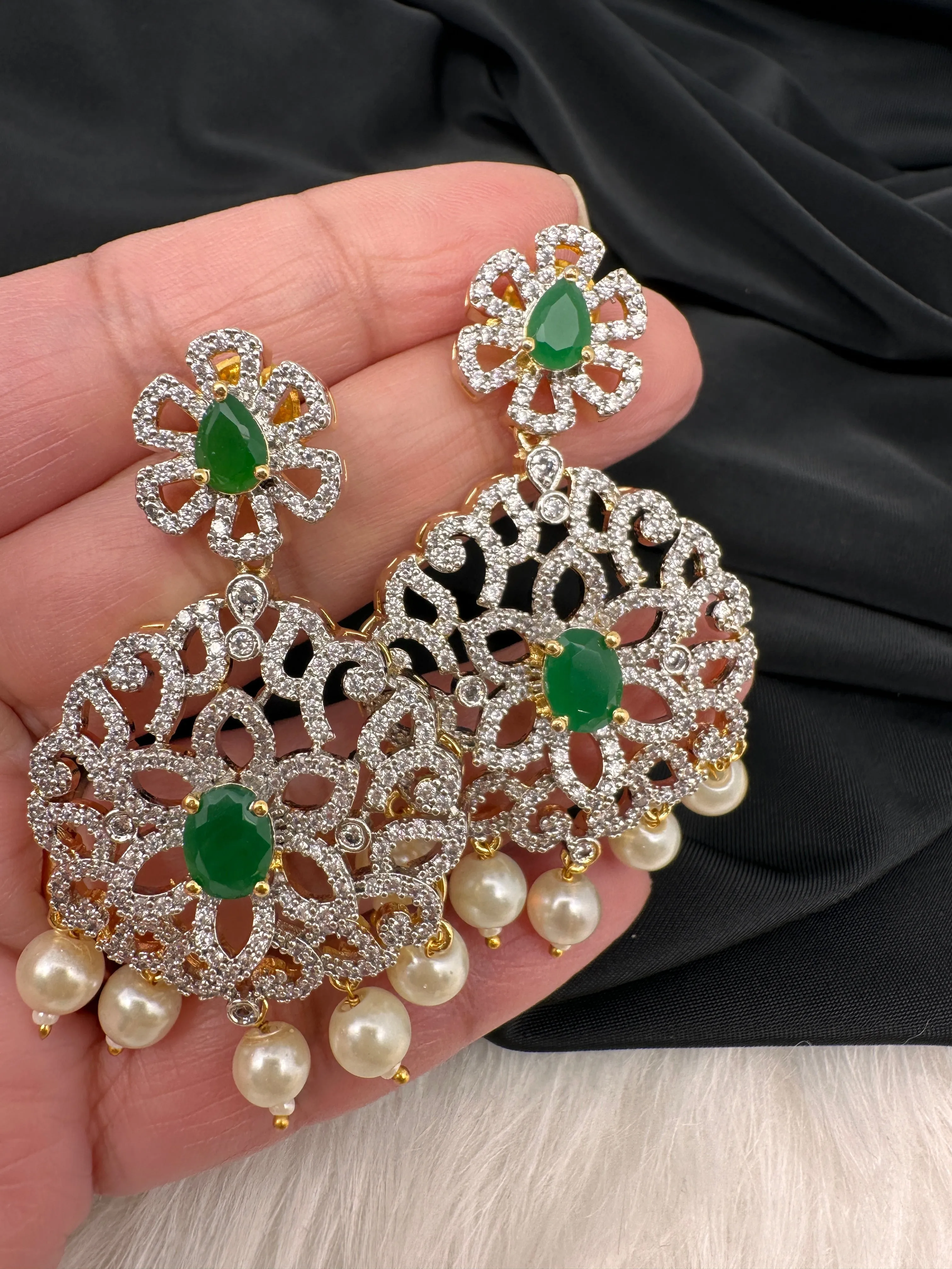 AD Peacock Color Stone Short Necklace