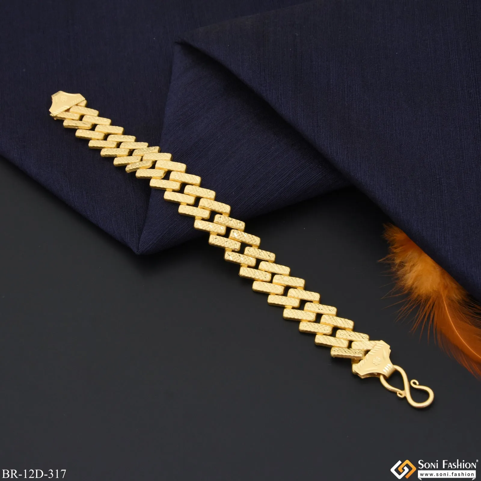 Gorgeous Design Gold Plated Pokal Bracelet for Men - Style D317