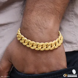 Gorgeous Design Gold Plated Pokal Bracelet for Men - Style D621