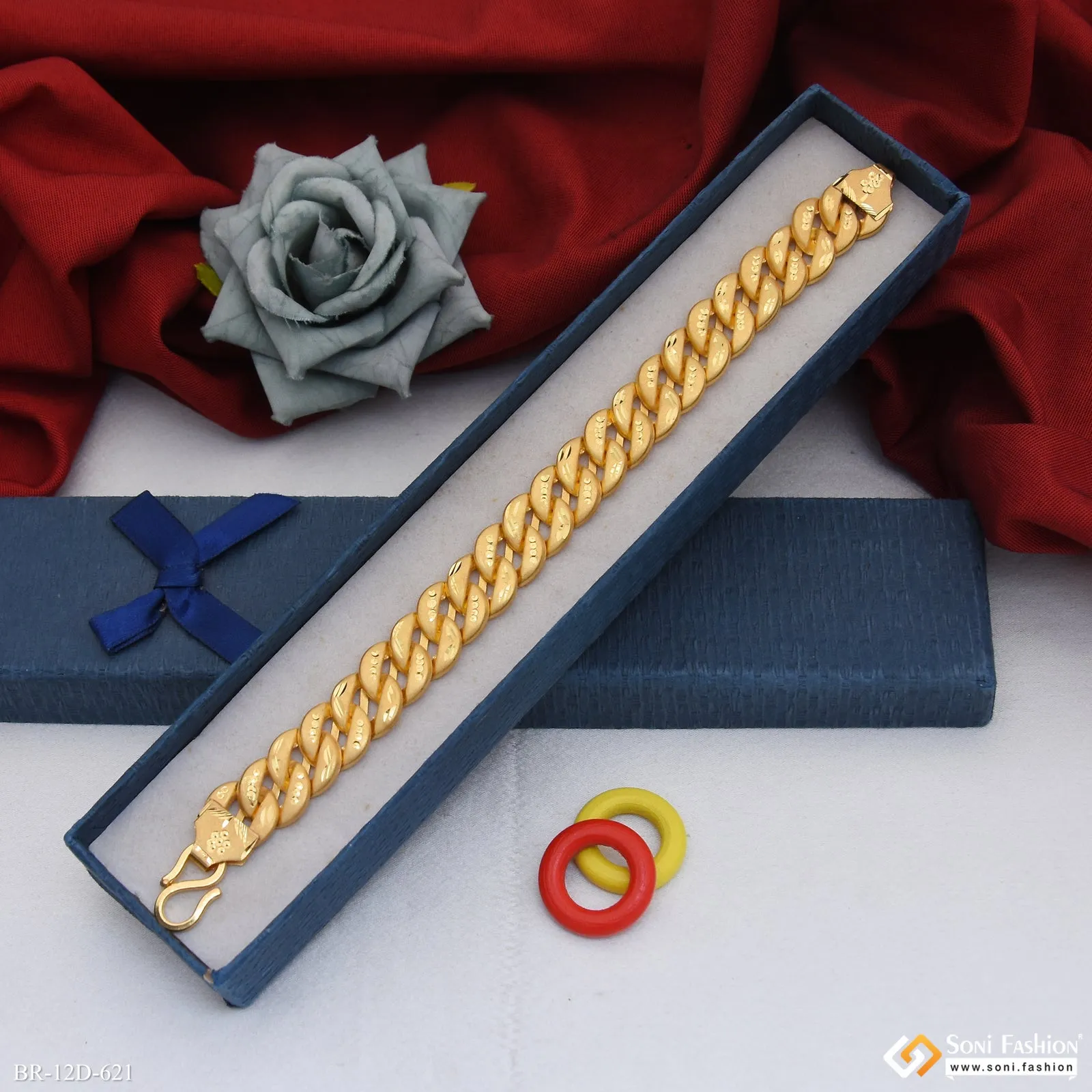Gorgeous Design Gold Plated Pokal Bracelet for Men - Style D621