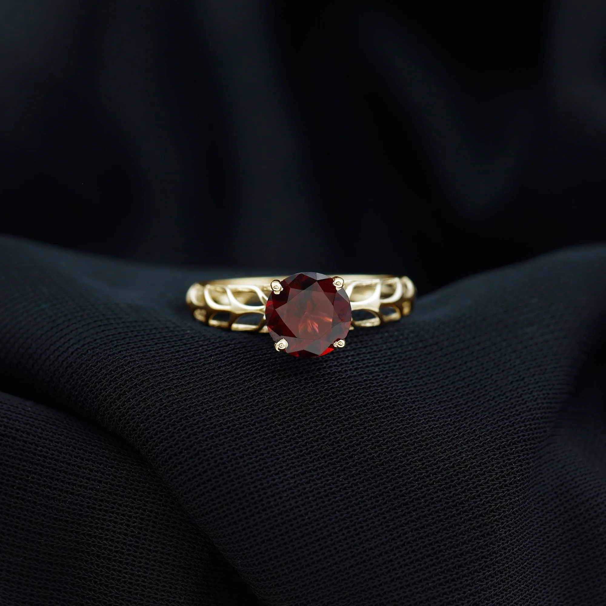 Round Shape Garnet Solitaire and Filigree Ring